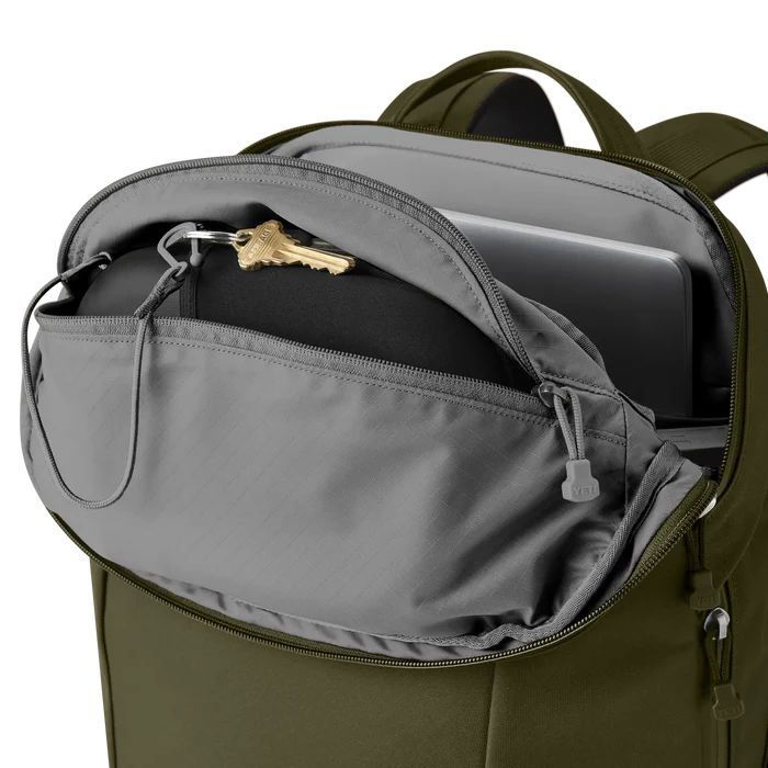 Crossroads 22 backpack olive