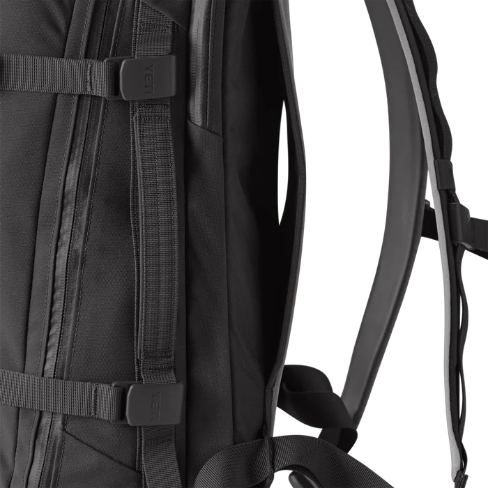Crossroads Backpack 27L Black