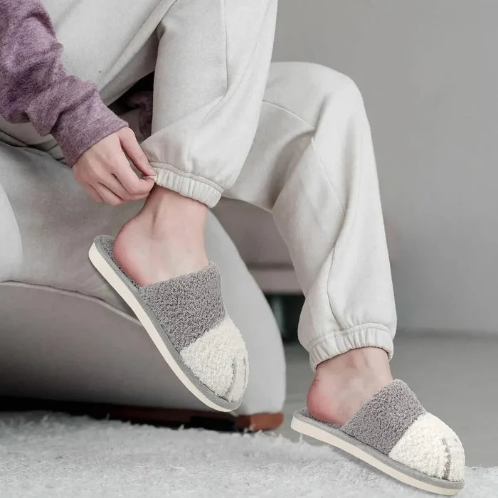 Soft, cozy women's slippers - cat paw design, memory foam insole, indoor winter lounging