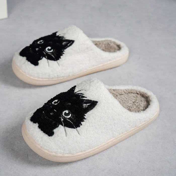 Soft girls' slippers – cat-face design, plush lining, cozy indoor winter wear for chilly evenings at home