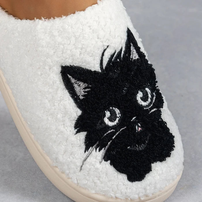 Soft girls' slippers – cat-face design, plush lining, cozy indoor winter wear for chilly evenings at home
