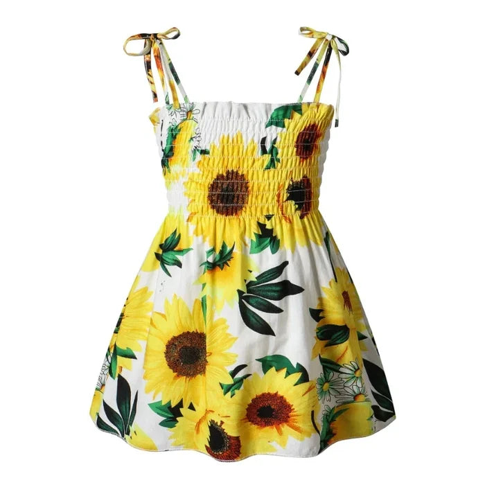 Soft girls' sundress - smocked bodice, daisy print, polyester, for casual summer outings